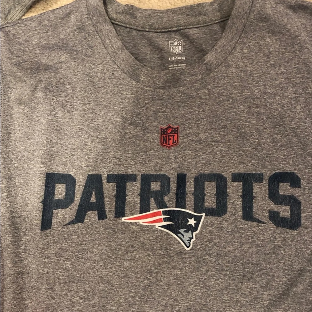 Short Tshirts - Picture 3 of 4